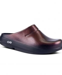 'OOFOS' Women's OOcloog Luxe Slip On - Cabernet