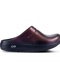 'OOFOS' Women's OOcloog Luxe Slip On - Cabernet