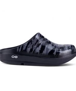 'OOFOS' Women's OOcloog Luxe Pixel Clog - Black / Camo