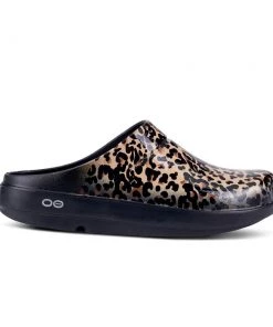 'OOFOS' Women's OOcloog Luxe Pixel Clog - Black / Black Leopard