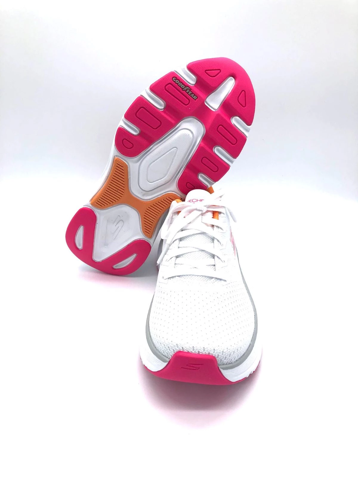 'Skechers' Women's Max Cushioning Arch Fit - White 4 'Skechers' Women's Max Cushioning Arch Fit - White