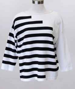 'Keren Hart' Women's Crop Sweater - Black