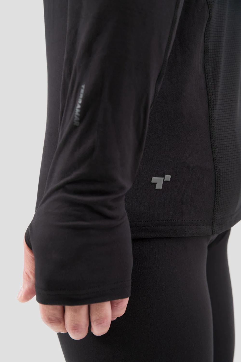 TERRAMAR BASE LAYER 'Terramar' Men's 2.0 Thermolator® Performance Crew - Black 8 TERRAMAR BASE LAYER 'Terramar' Men's 2.0 Thermolator® Performance Crew - Black