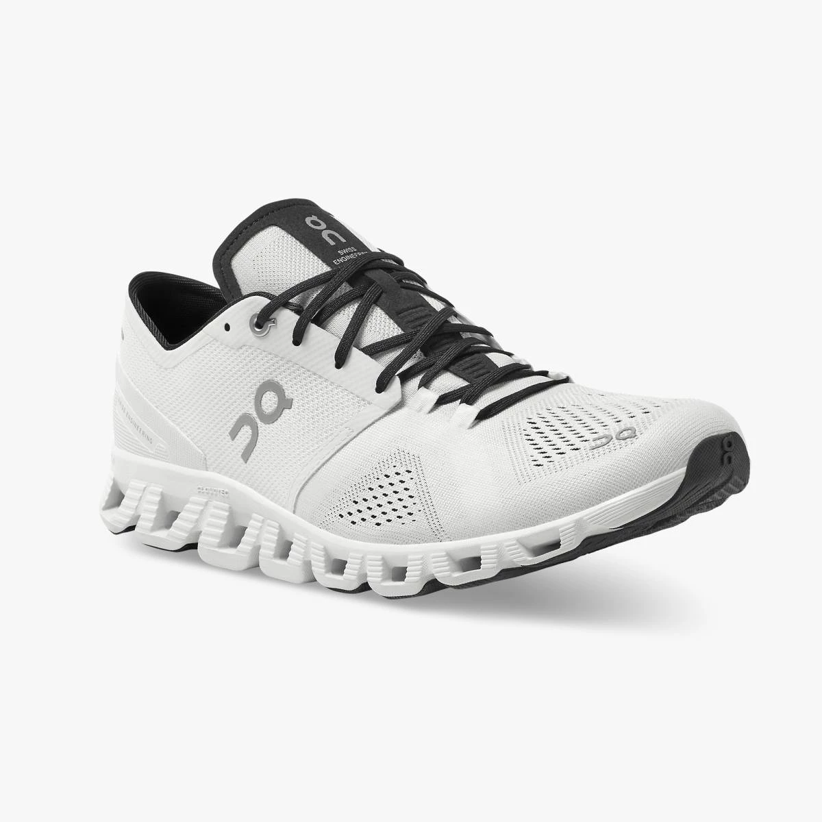 'On Running' Women's Cloud X - White / Black 7 'On Running' Women's Cloud X - White / Black